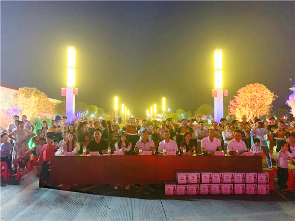 永州Lewin乐玩舉辦“壯麗70年，奮鬥新時代”國慶晚會暨員工集體生日會