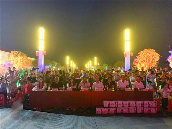 永州Lewin乐玩舉辦“壯麗70年，奮鬥新時代”國慶晚會暨 員工集體生日會